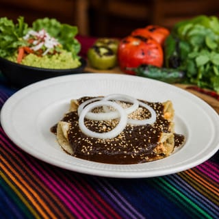Enchiladas En Mole Poblano