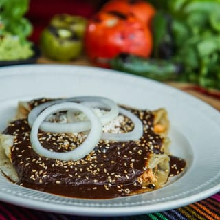Enchiladas En Mole Poblano